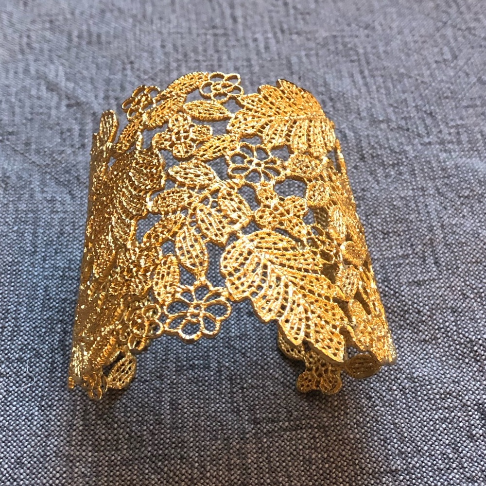 Gold Cuff - Picture 5 of 5
